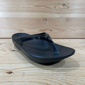 OOFOS OOLALA Luxe Recovery Sandals Flip Flops Womens Size 7 Black Thong Comfort